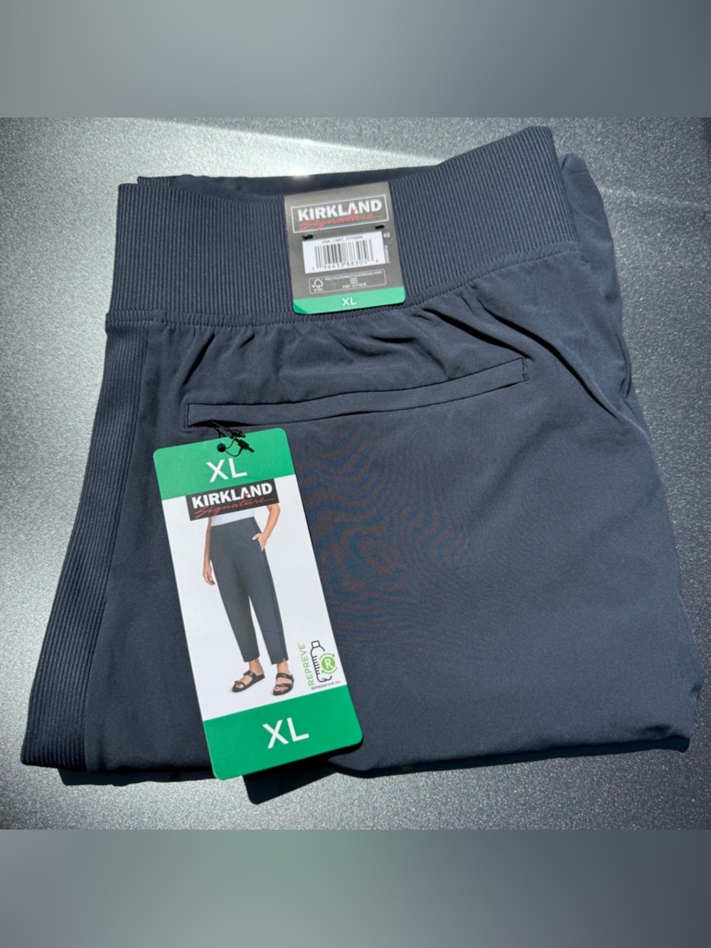 Kirkland Signature Ladies' Ankle Pant Blue Color Size XLarge Stretch Quick Dry